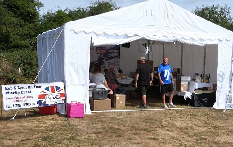 Communauté du plein air lors de l'événement caritatif Race Against Dementia