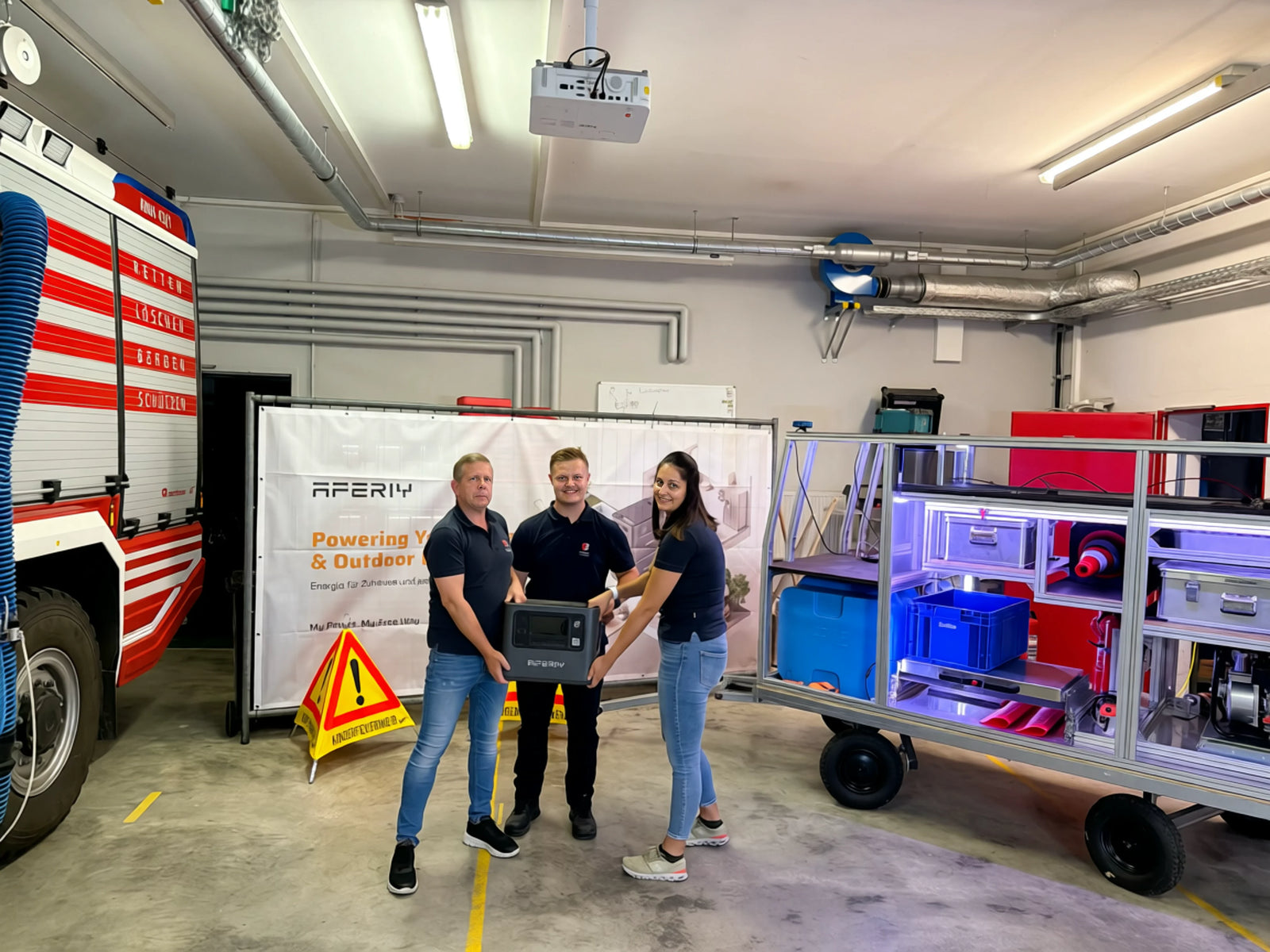 AFERIY P280 soutient la formation avec le camion de pompiers pour enfants
