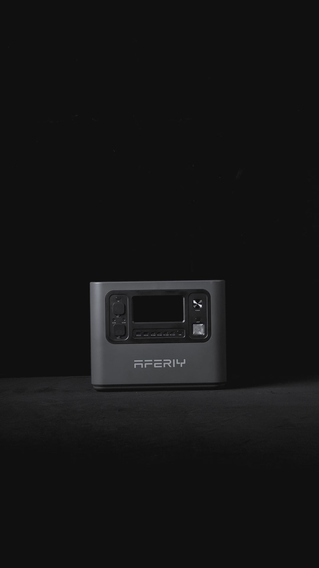 L’AFERIY P280 est une station d’énergie portable de 2 800 W, extensible de 2 048 à 10 240 Wh, avec 13 ports, plusieurs modes de recharge, contrôle via application et garantie de 7 ans.